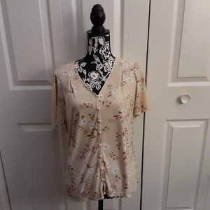 Perfect For Summer- Flowy Calvin Klein Top, Size M- With Discounted Shipping!